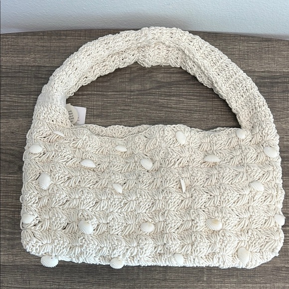 Made In India | Crochet w/ Beautiful Seashells - Picture 2 of 8